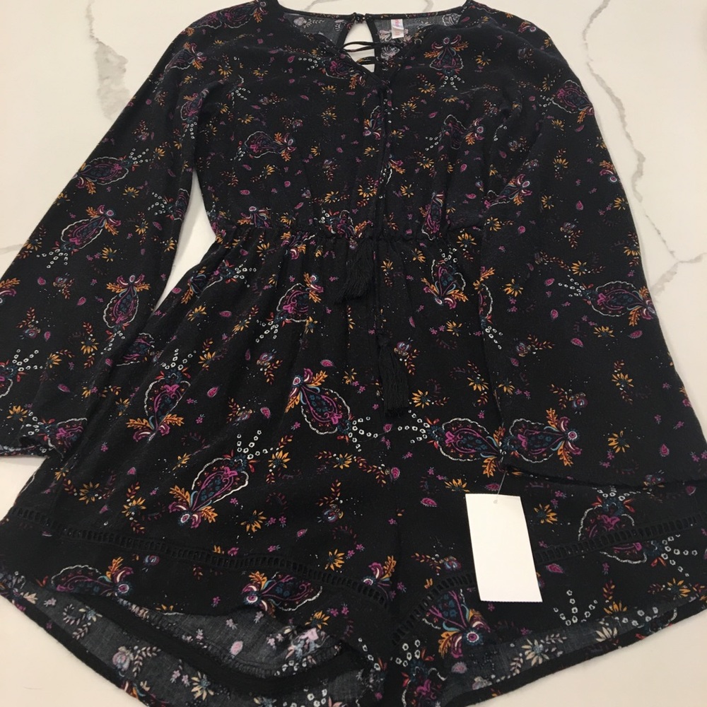 Xhilaration romper size XS